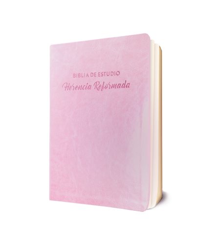  Una imagen de la Biblia de estudio 'Herencia Reformada' con una cubierta de color rosa pastel y el título impreso en la parte frontal en letras doradas.