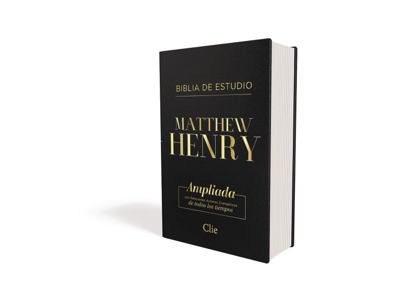 Fotografía de la portada de la Biblia de Estudio Matthew Henry Ampliada publicada por Editorial Clie en fondo blanco.