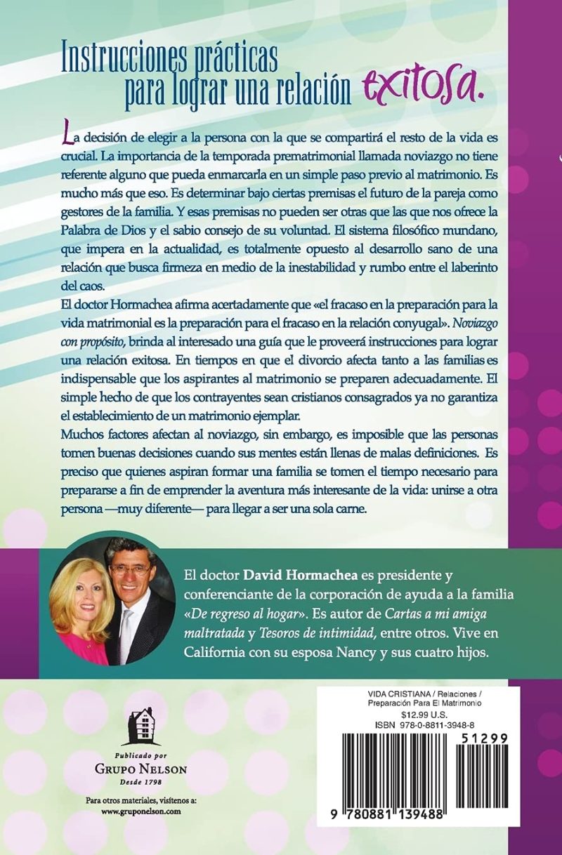 Portada de un libro titulado 'Instrucciones prácticas para lograr una relación exitosa' con un fondo de rayas diagonales en tonos de verde y púrpura. Incluye una fotografía de un hombre y una mujer sonrientes.