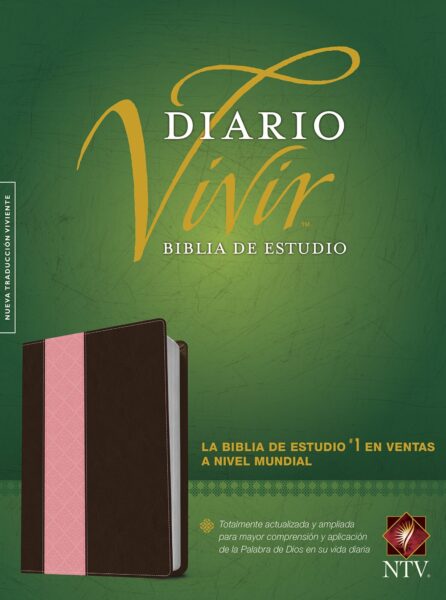 Imagen promocional de la Biblia de estudio 'Diario Vivir' en tonos verdes con el libro cerrado en primer plano sobre un fondo texturizado. Logotipos y texto promocional acompañan la imagen.