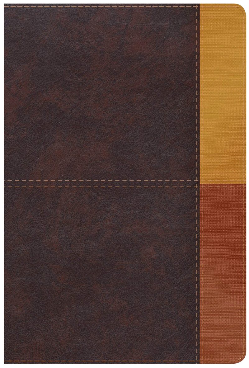 Agenda cerrada con tapa de cuero que presenta una combinación de colores marrón oscuro, marrón claro y amarillo mostaza, con costuras visibles en los bordes.