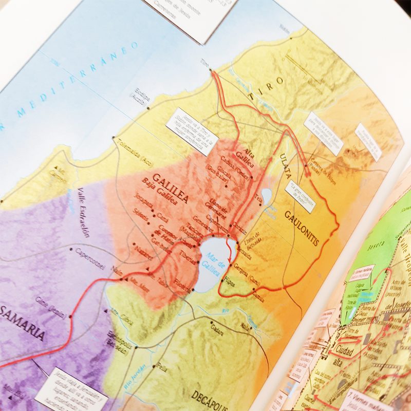 ** Mapa a color de la región de Galilea con divisiones geográficas y rutas marcadas.