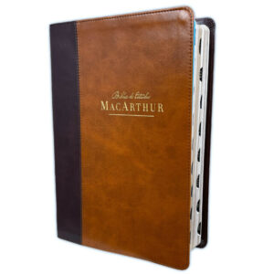 NBLA Biblia de Estudio MacArthur, Leathersoft, Caf?, Interior a dos colores, con ?ndice