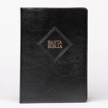 ** Biblia con tapa negra y título en oro "Santa Biblia".