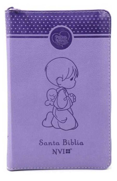 ** Biblia infantil en color morado con ilustración de un niño arrodillado orando, cubierta de la Nueva Versión Internacional (NVI).
