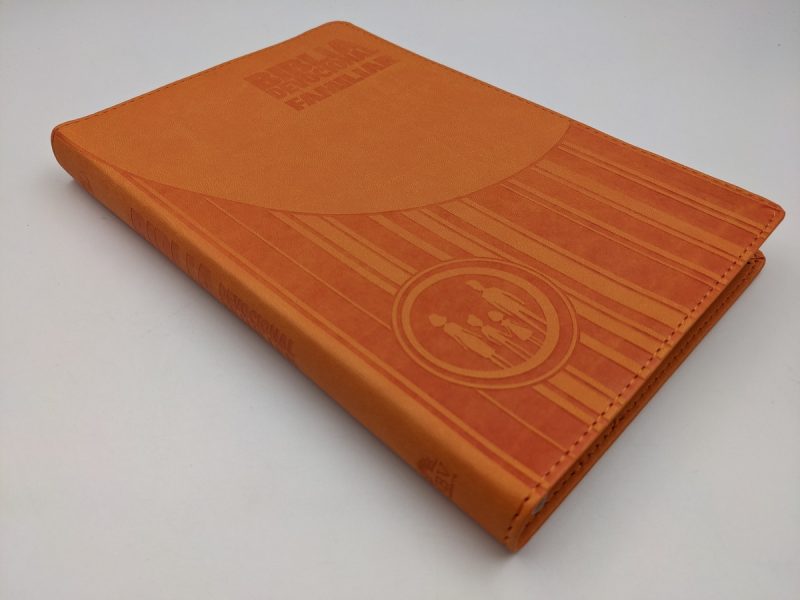 Biblia Devocional Familiar NBV/Lujo - Image 6