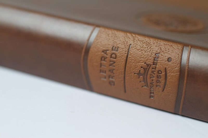 Biblia RVR60Tamaño GrandeImitacion PielMarronCremallera 5