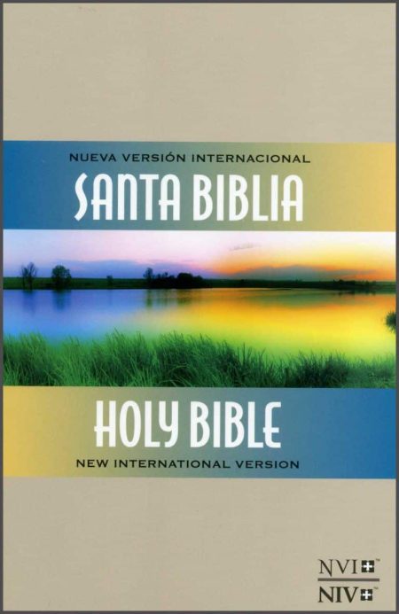 ** Portada de la Santa Biblia y Holy Bible en la Nueva Versión Internacional (NVI), con un paisaje al atardecer.