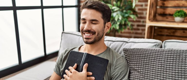 Salmos de Protección Un Refugio Espiritual en Tiempos de Adversidad