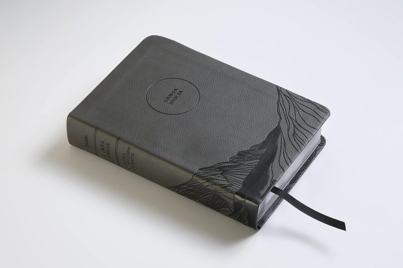 Biblia NTV Compacta Carbón Símil Piel con Índice - Image 4
